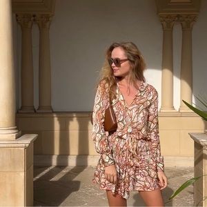 Two piece set: top and shorts